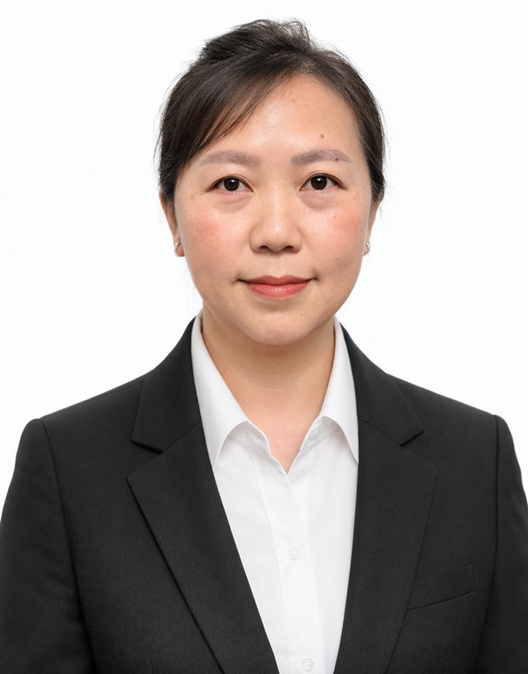 校長　Nounalin Mouavangya